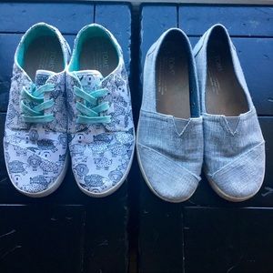 2 pairs Toms sheep w/mint laces & metallic slipons